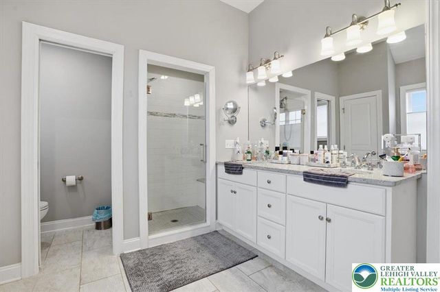 206 Broadview Court, Bushkill Twp, PA 18064