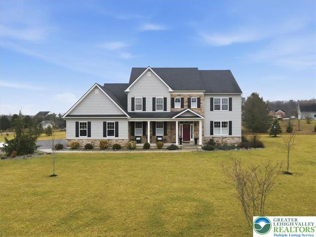 206 Broadview Court, Bushkill Twp, PA 18064