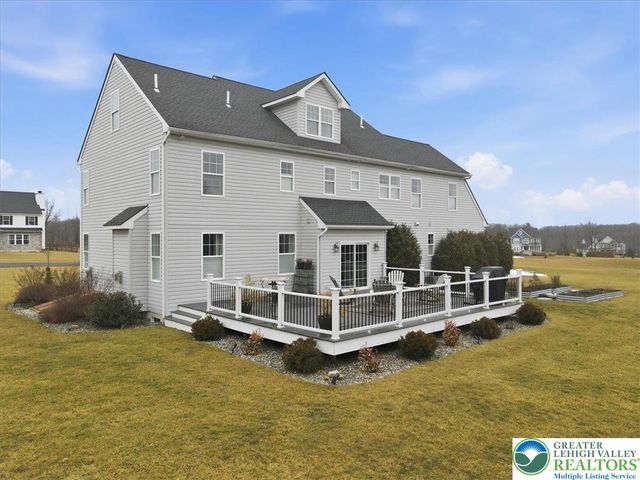 206 Broadview Court, Bushkill Twp, PA 18064