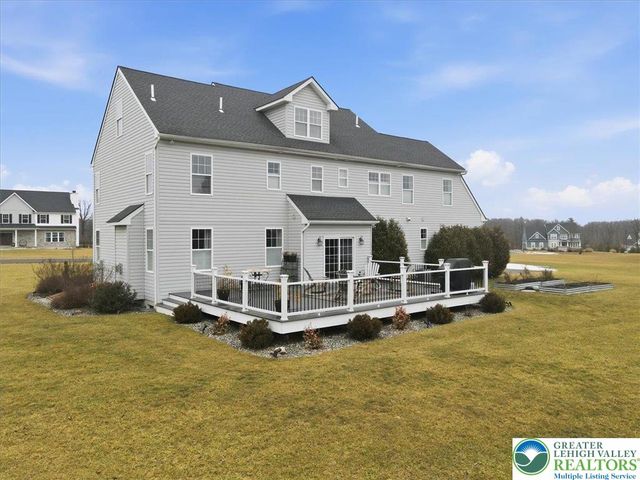 206 Broadview Court, Bushkill Twp, PA 18064