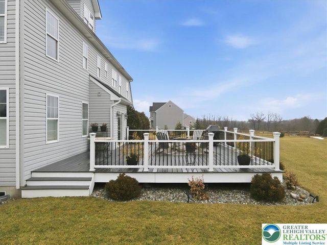 206 Broadview Court, Bushkill Twp, PA 18064