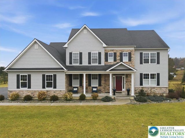 206 Broadview Court, Bushkill Twp, PA 18064