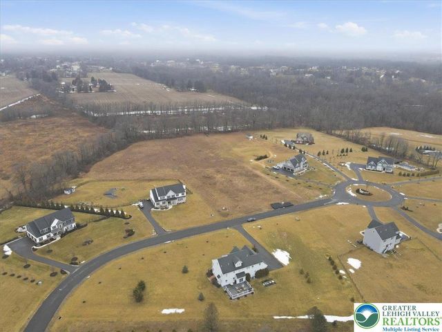 206 Broadview Court, Bushkill Twp, PA 18064