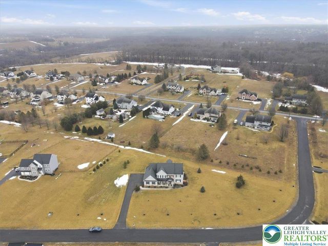 206 Broadview Court, Bushkill Twp, PA 18064