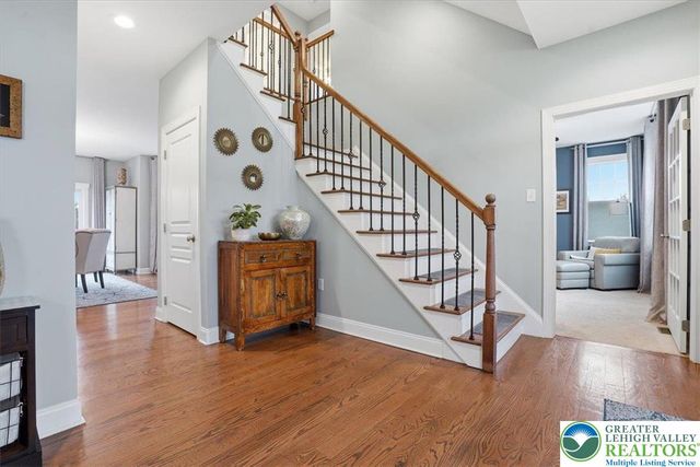 206 Broadview Court, Bushkill Twp, PA 18064