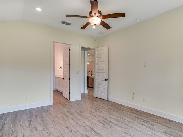 1084 Sage Thrasher CIR, Dripping Springs, TX 78620
