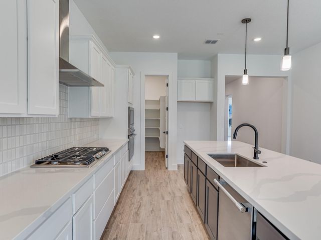 1084 Sage Thrasher CIR, Dripping Springs, TX 78620