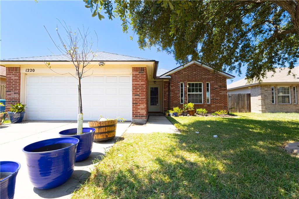 1220 Sacramento, Portland, TX 78374 — exterior