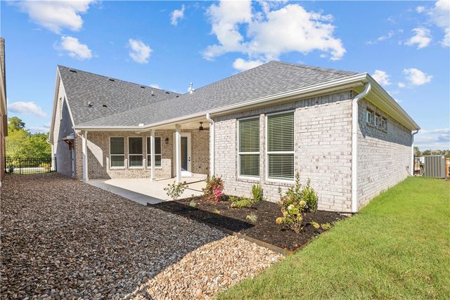 4402 W Huron Loop, Fayetteville, AR 72704