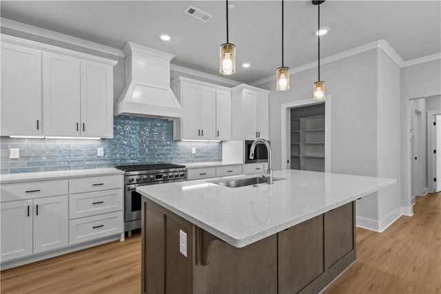 4402 W Huron Loop, Fayetteville, AR 72704