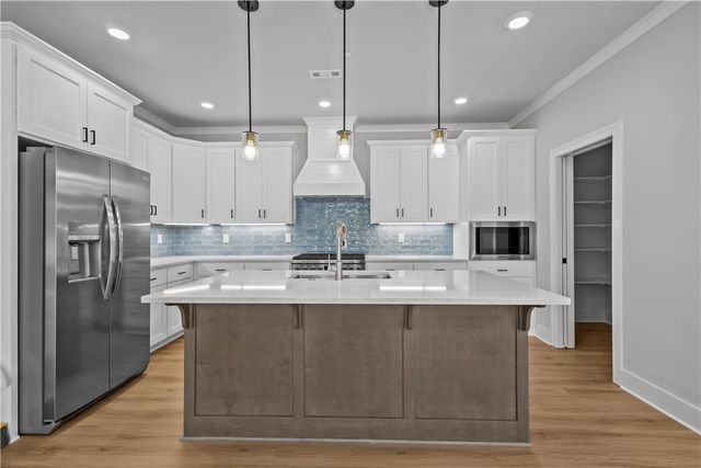 4402 W Huron Loop, Fayetteville, AR 72704