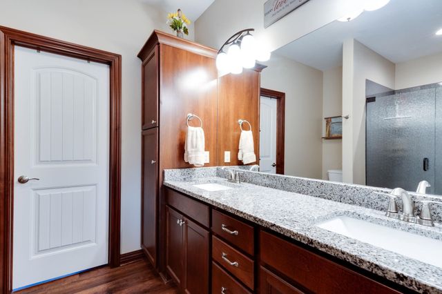 427 E Kay Ave, Haysville, KS 67060