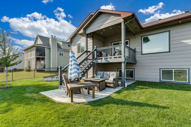 427 E Kay Ave, Haysville, KS 67060