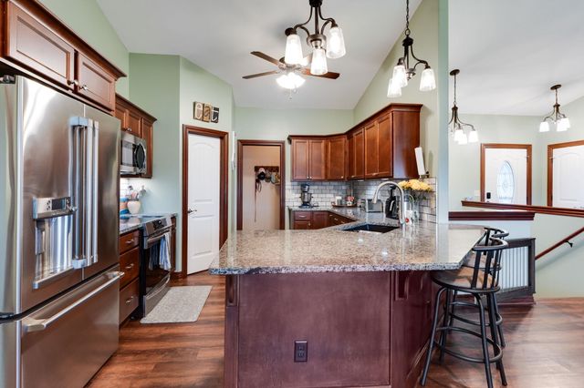 427 E Kay Ave, Haysville, KS 67060