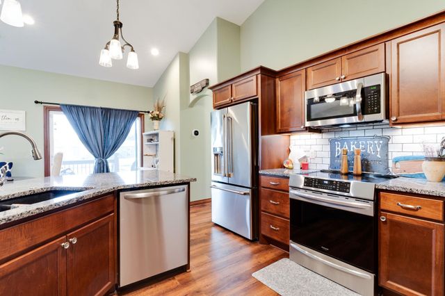 427 E Kay Ave, Haysville, KS 67060