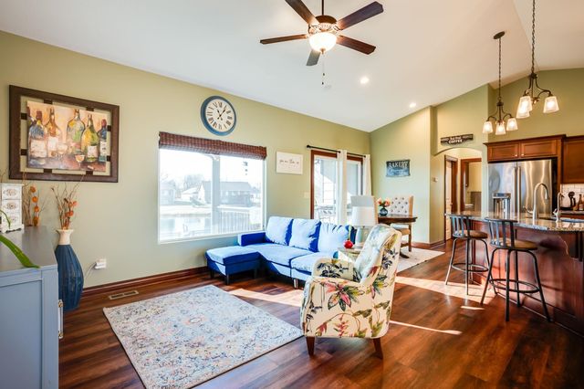 427 E Kay Ave, Haysville, KS 67060