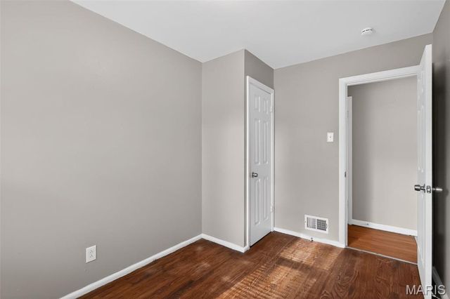 6845 Frostview Lane, Berkeley, MO 63134