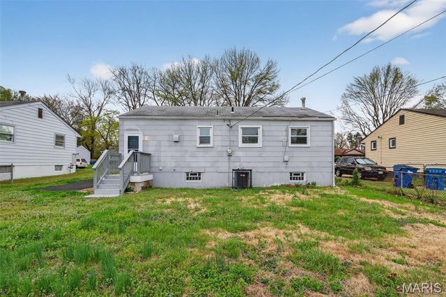 6845 Frostview Lane, Berkeley, MO 63134