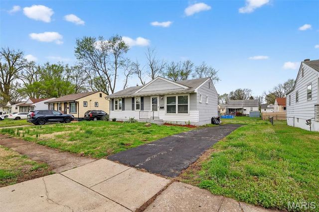 6845 Frostview Lane, Berkeley, MO 63134