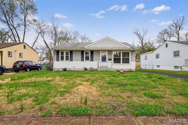 6845 Frostview Lane, Berkeley, MO 63134