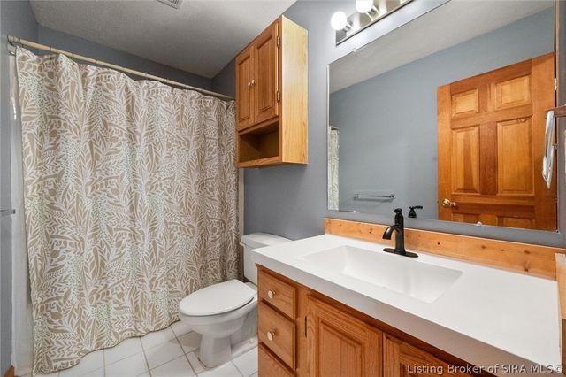 6424 Meadow Oak Drive, Georgetown, IN 47122