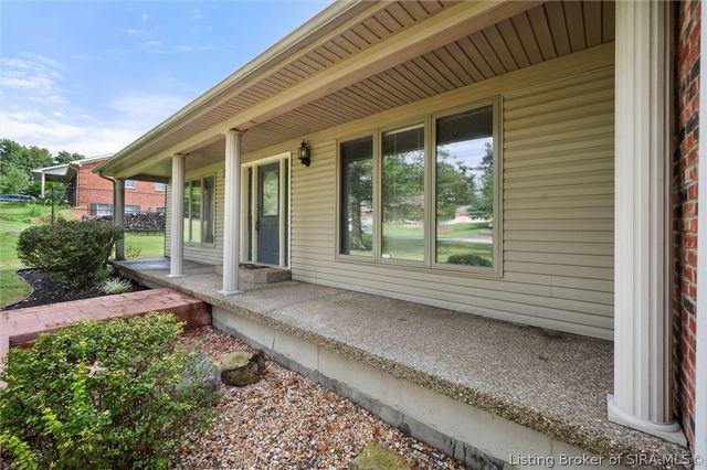 6424 Meadow Oak Drive, Georgetown, IN 47122