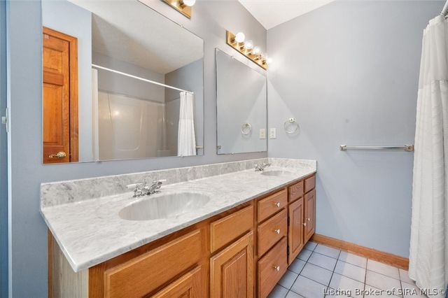 6424 Meadow Oak Drive, Georgetown, IN 47122