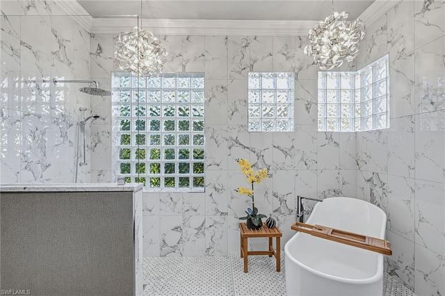 9097 Troon Lakes DR, Naples, FL 34109