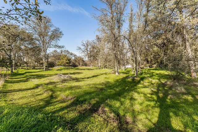 33671 Frazier Road, Auberry, CA 93602