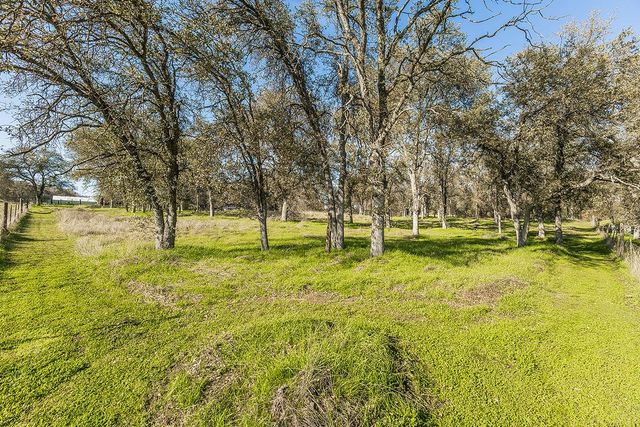 33671 Frazier Road, Auberry, CA 93602