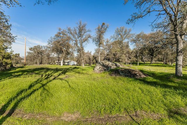 33671 Frazier Road, Auberry, CA 93602