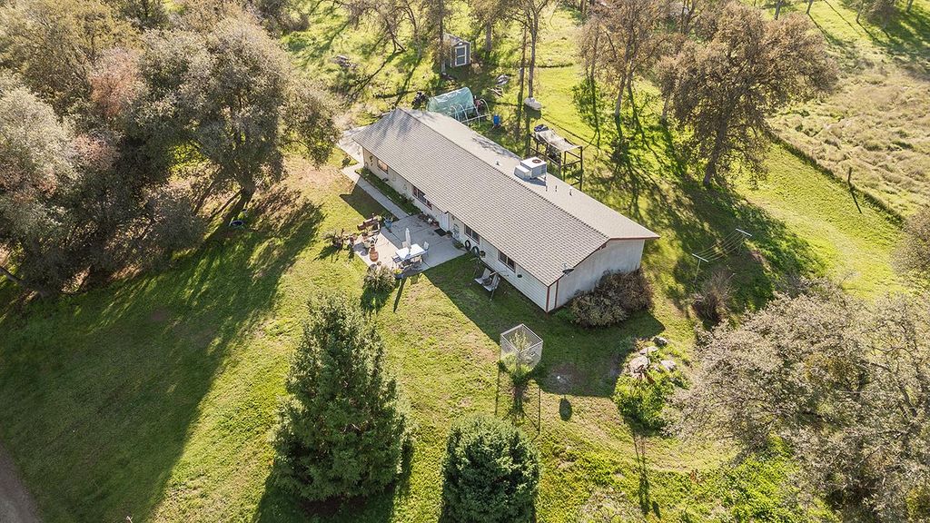 33671 Frazier Road, Auberry, CA 93602