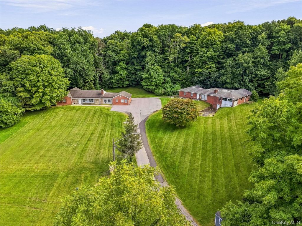 176 Doansburg Road 172, Brewster, NY 10509 — exterior