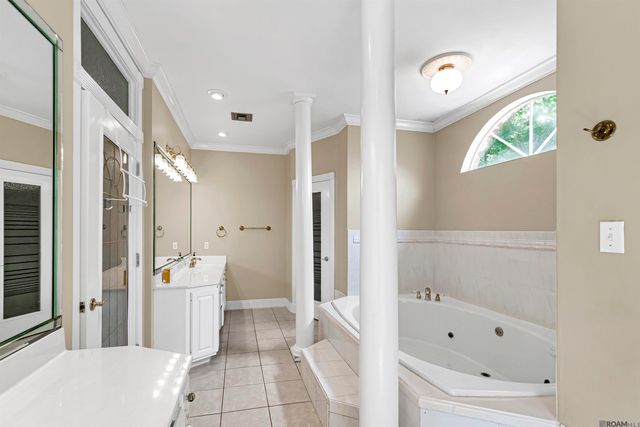 880 Rue Crozat, Baton Rouge, LA 70810