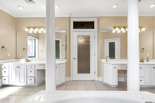 880 Rue Crozat, Baton Rouge, LA 70810