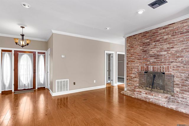 880 Rue Crozat, Baton Rouge, LA 70810