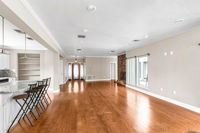 880 Rue Crozat, Baton Rouge, LA 70810