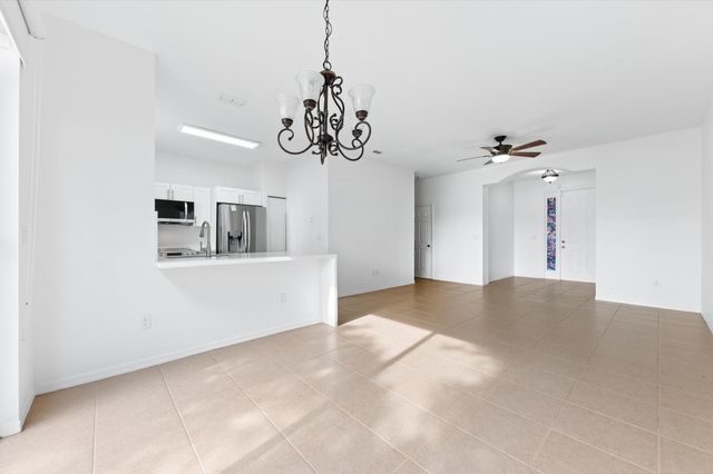 402 SEMINOLE PALMS Drive 402, Greenacres, FL 33463