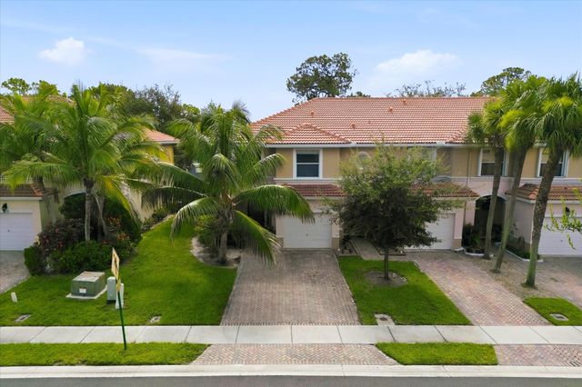 402 SEMINOLE PALMS Drive 402, Greenacres, FL 33463