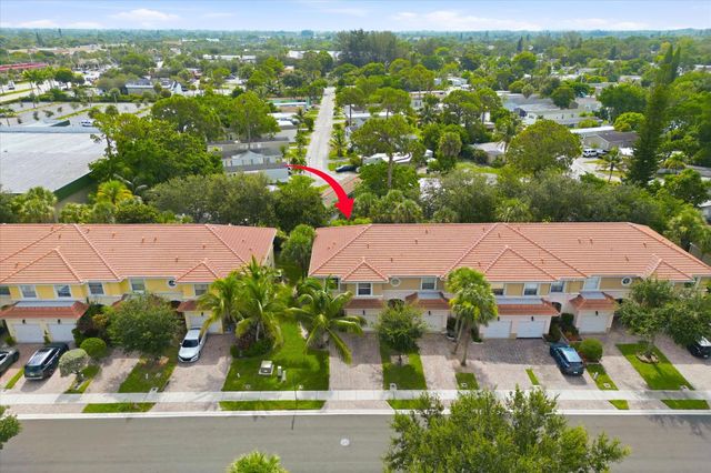 402 SEMINOLE PALMS Drive 402, Greenacres, FL 33463