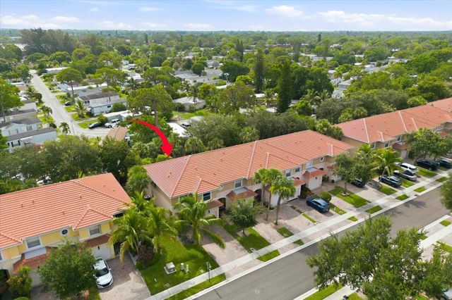 402 SEMINOLE PALMS Drive 402, Greenacres, FL 33463