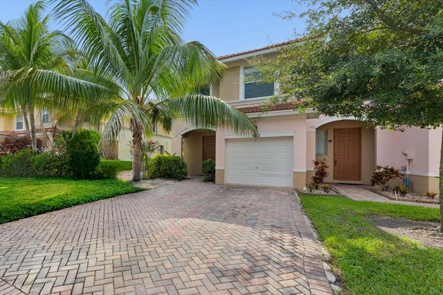 402 SEMINOLE PALMS Drive 402, Greenacres, FL 33463