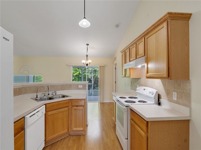 8335 105th Avenue, Vero Beach, FL 32967