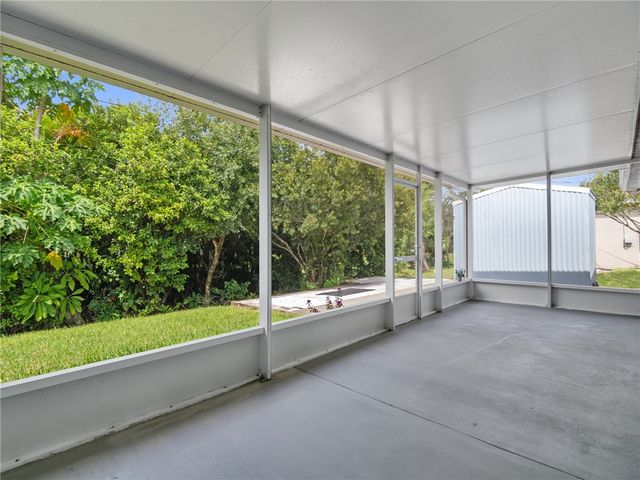 8335 105th Avenue, Vero Beach, FL 32967