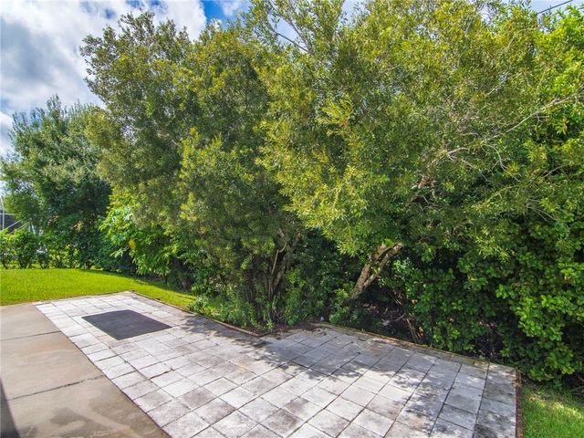 8335 105th Avenue, Vero Beach, FL 32967
