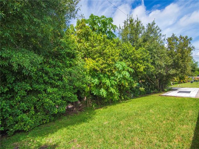 8335 105th Avenue, Vero Beach, FL 32967