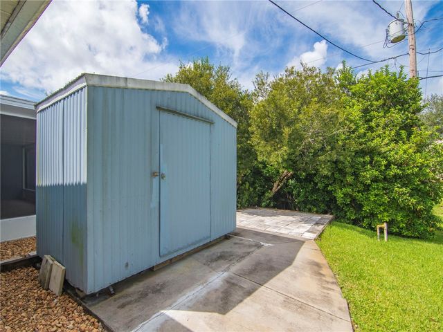 8335 105th Avenue, Vero Beach, FL 32967