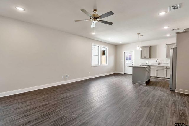 4418 MacNab Dr, Tyler, TX 75707