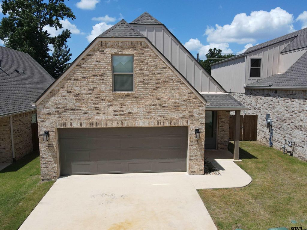 4418 MacNab Dr, Tyler, TX 75707