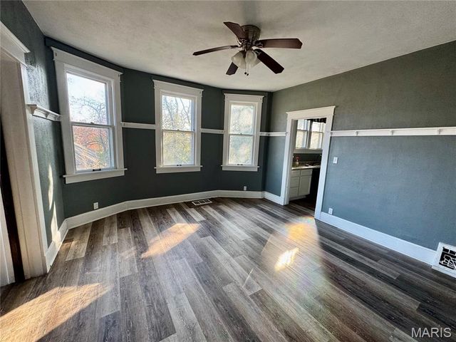 316 W F Street, Belleville, IL 62220